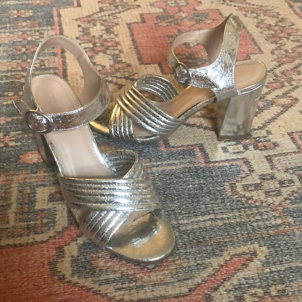 Size 8 Silver Metallic Party Heels